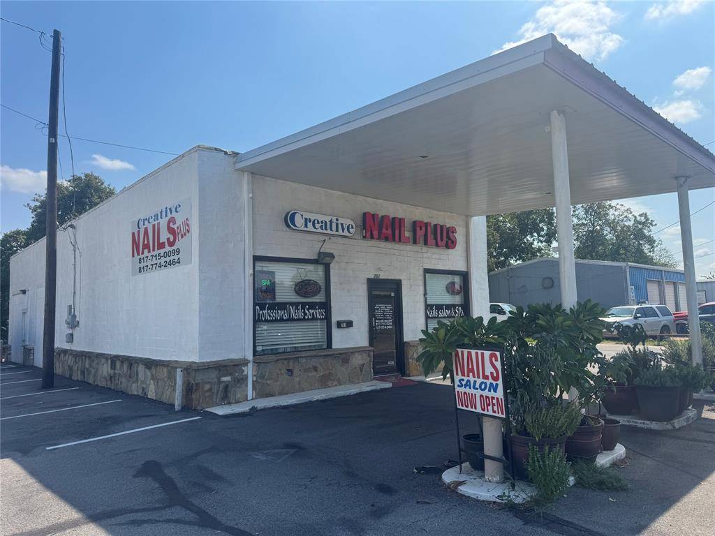 701 S Main Street, Cleburne, TX 76033