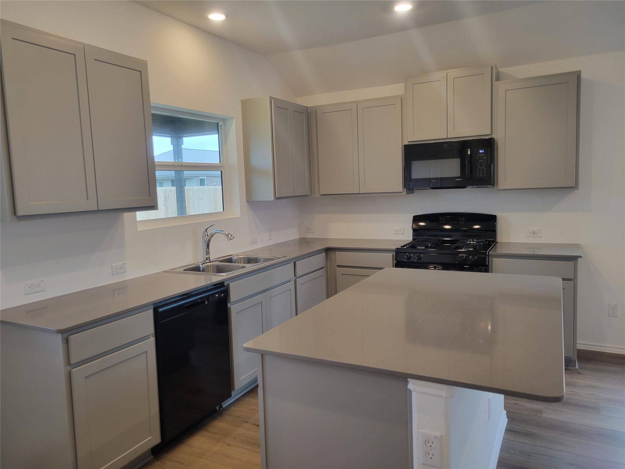 623 Waterway Ave, Hutto, TX 78634