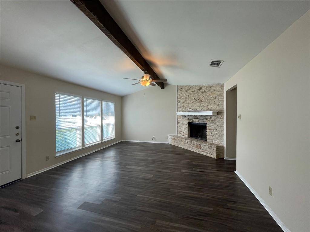 606 Country Aire DR #B, Round Rock, TX 78664