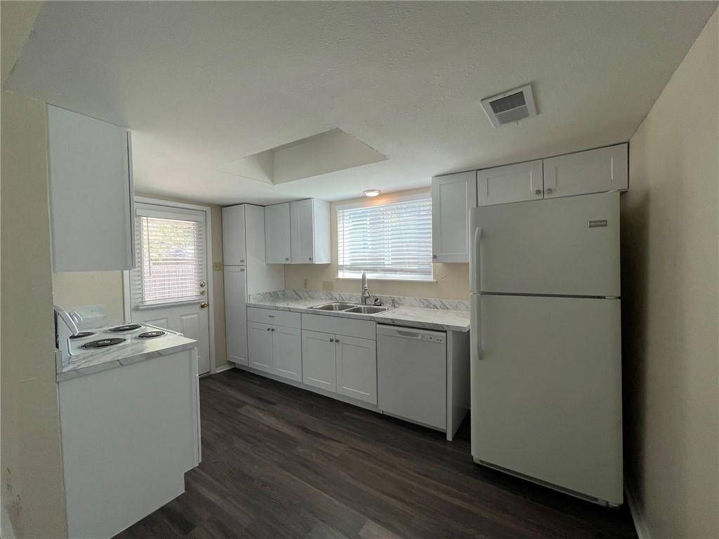 606 Country Aire DR #B, Round Rock, TX 78664
