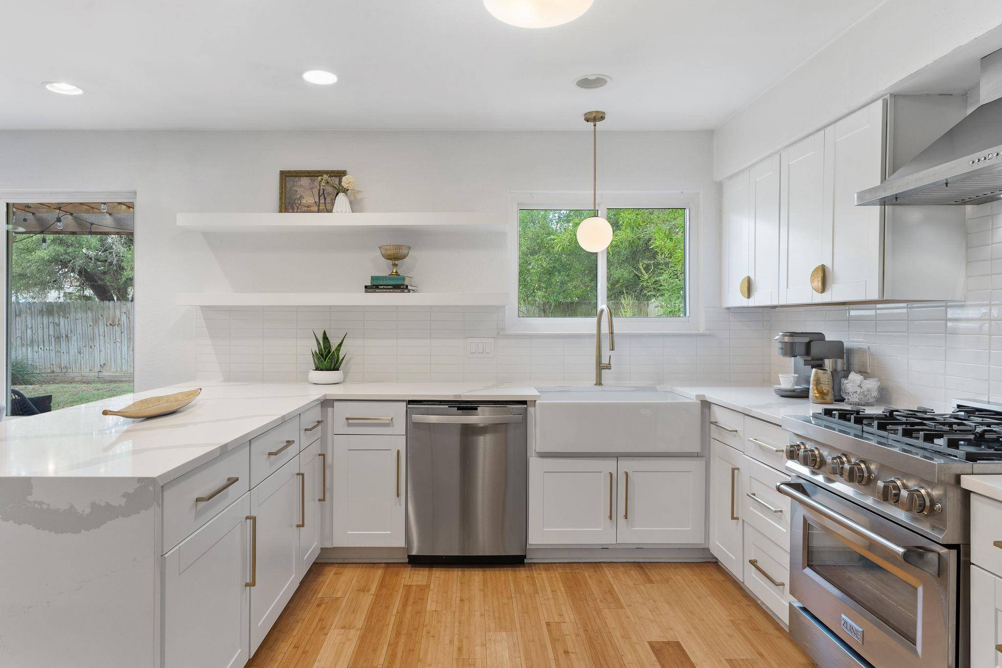 9104 Texas Oaks DR, Austin, TX 78748