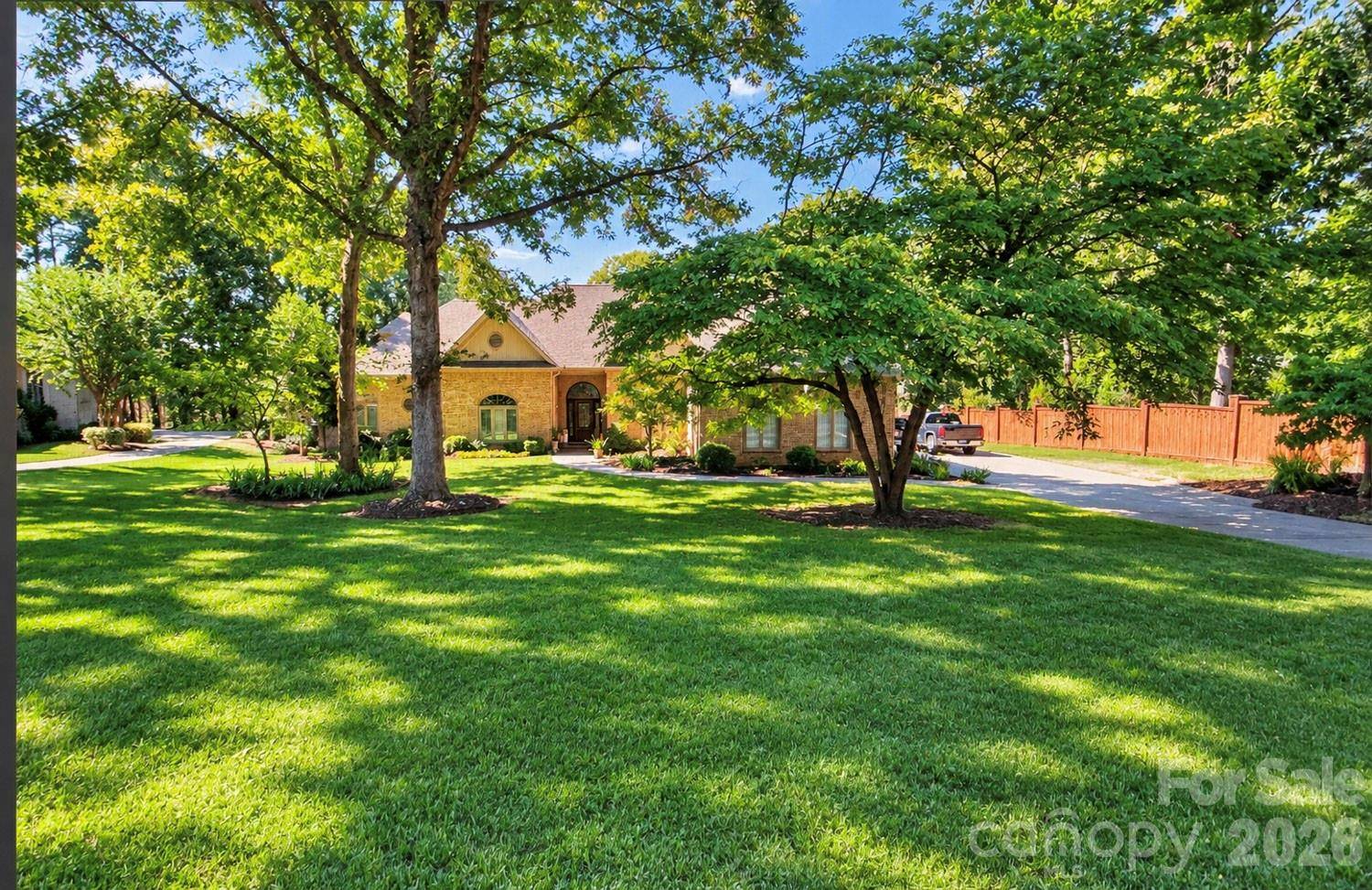 4124 Old Course DR, Charlotte, NC 28277