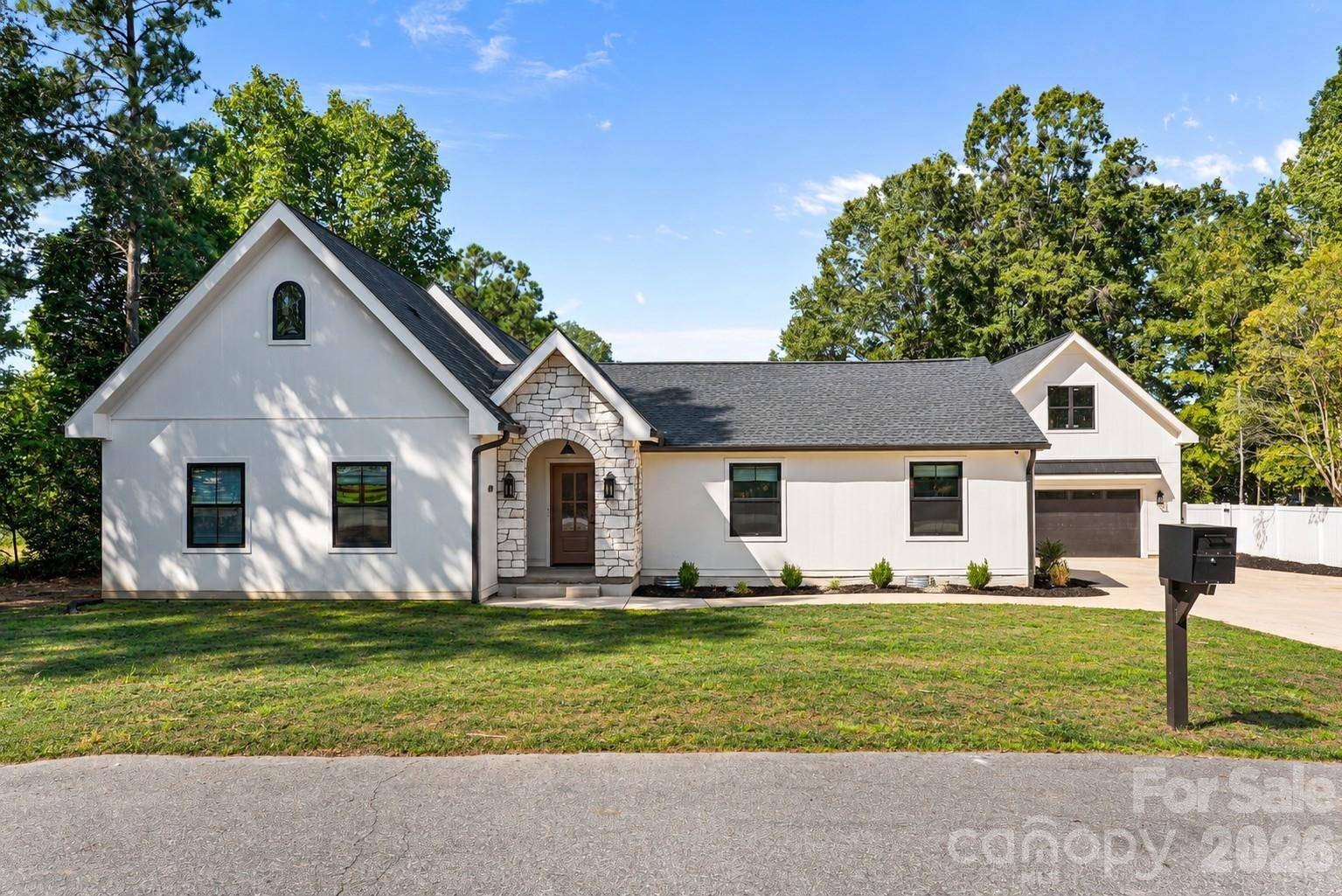 419 Clay ST, Mooresville, NC 28115