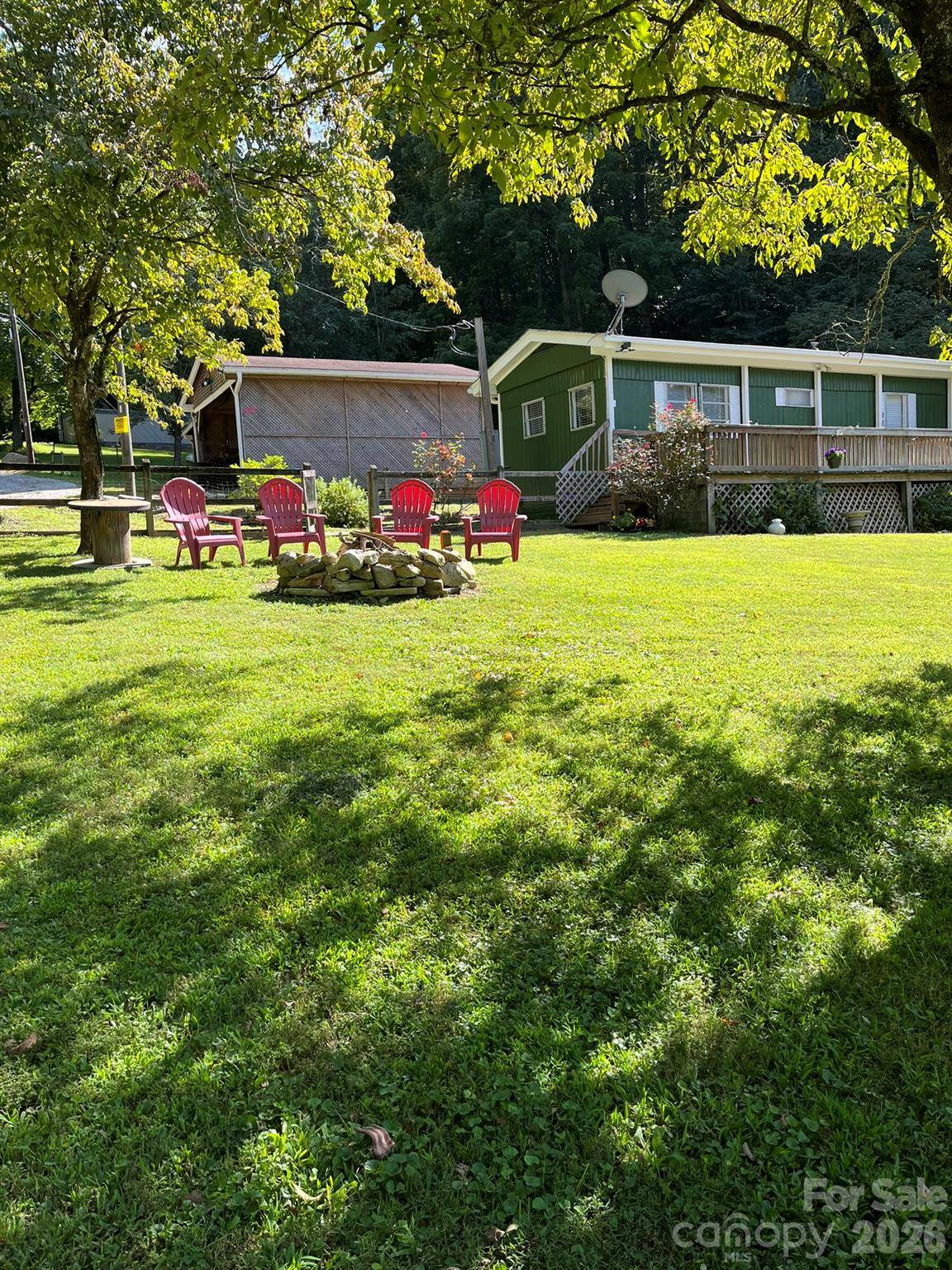987 Angelwood LN, Hendersonville, NC 28792