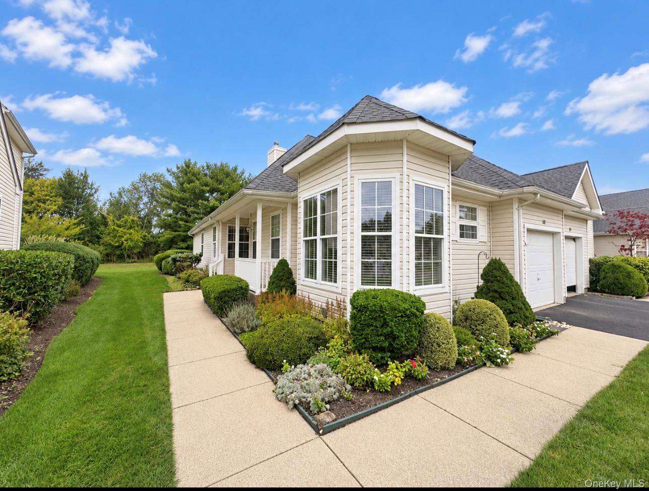 120 Scenic Lake DR, Riverhead, NY 11901