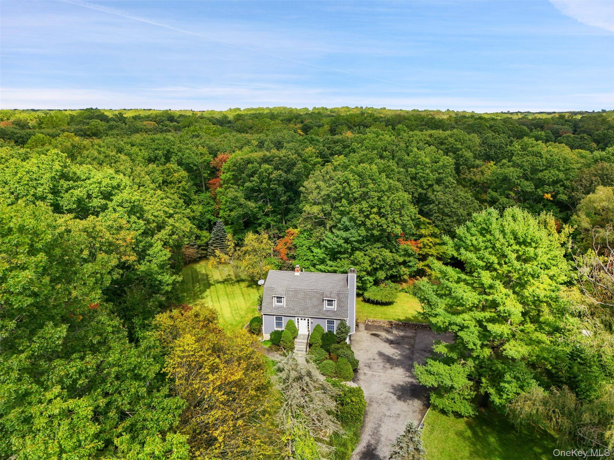 15 Benger RD, Pound Ridge, NY 10576