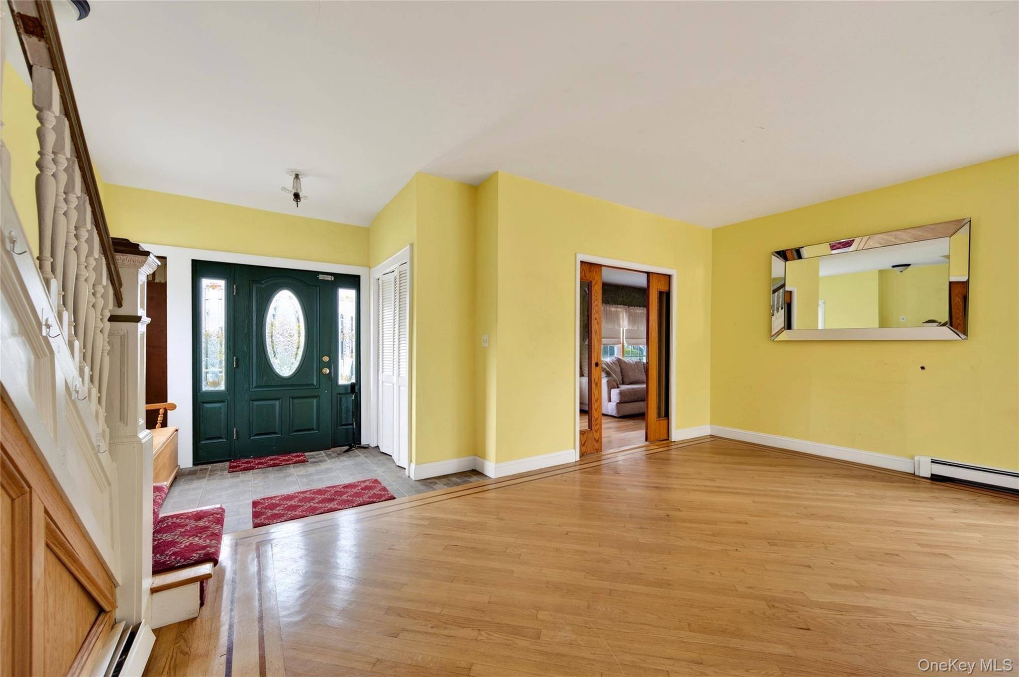 36 Union PL, Lynbrook, NY 11563