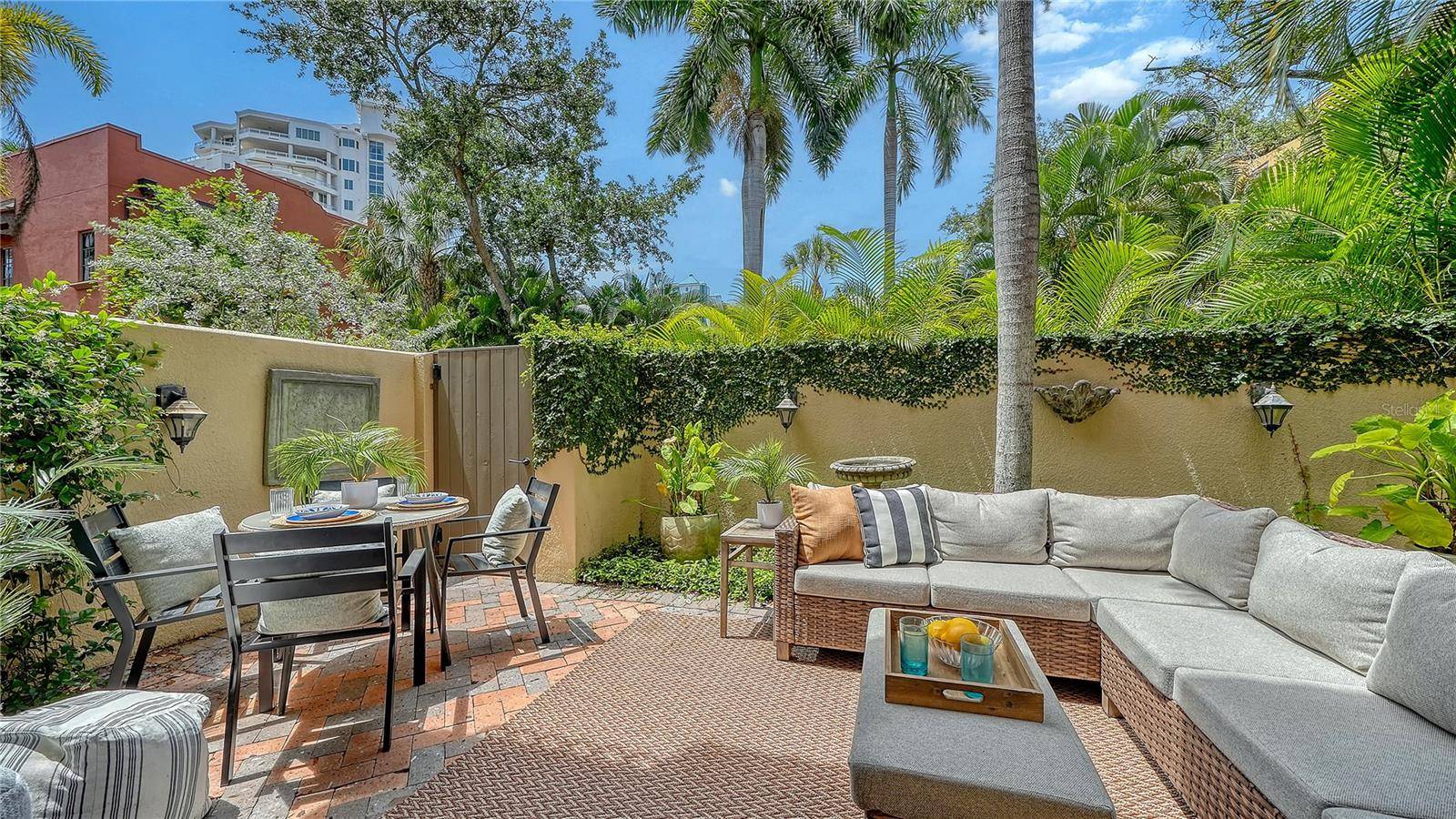 1513 OAK ST #18, Sarasota, FL 34236