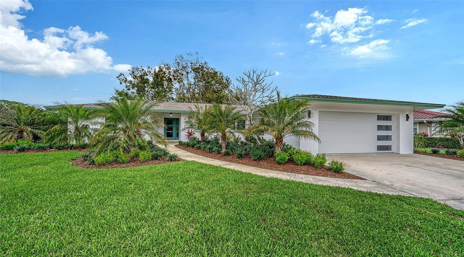 1967 BROOKHAVEN DR, Sarasota, FL 34239