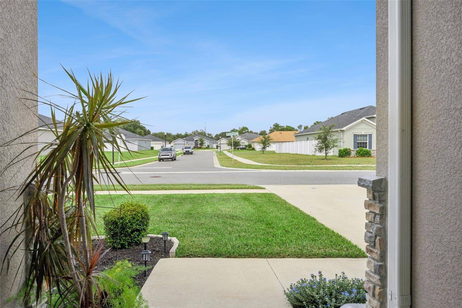 1017 MONTGOMERY LN, Polk City, FL 33868