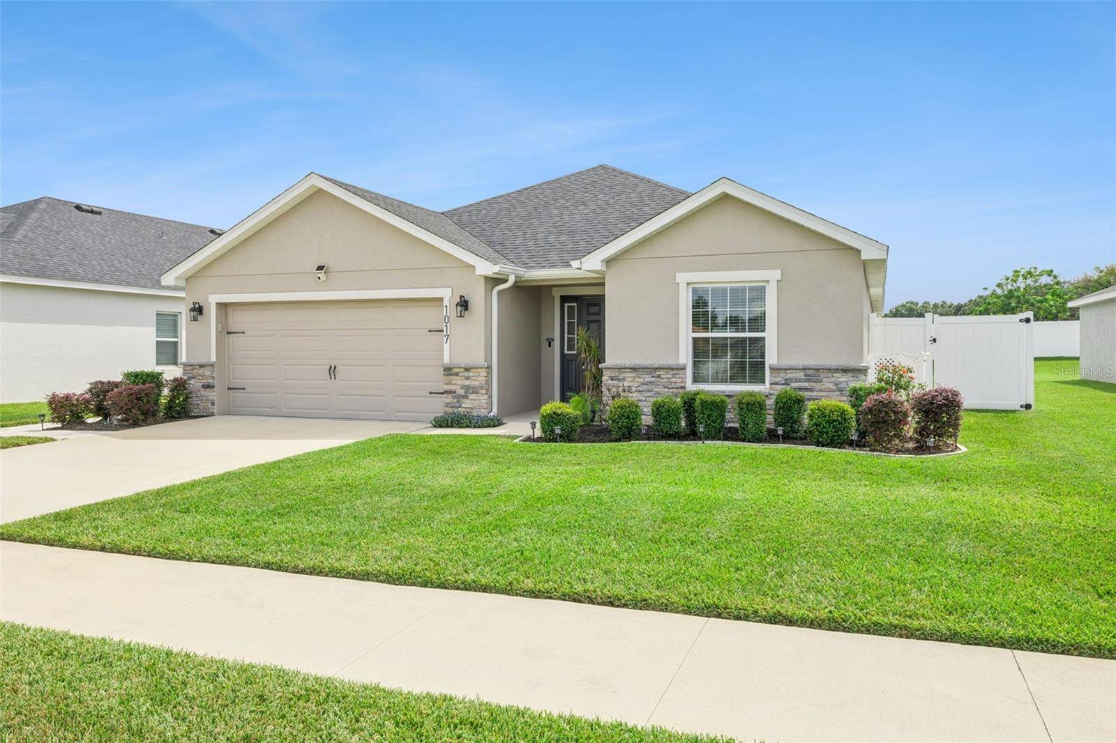 1017 MONTGOMERY LN, Polk City, FL 33868