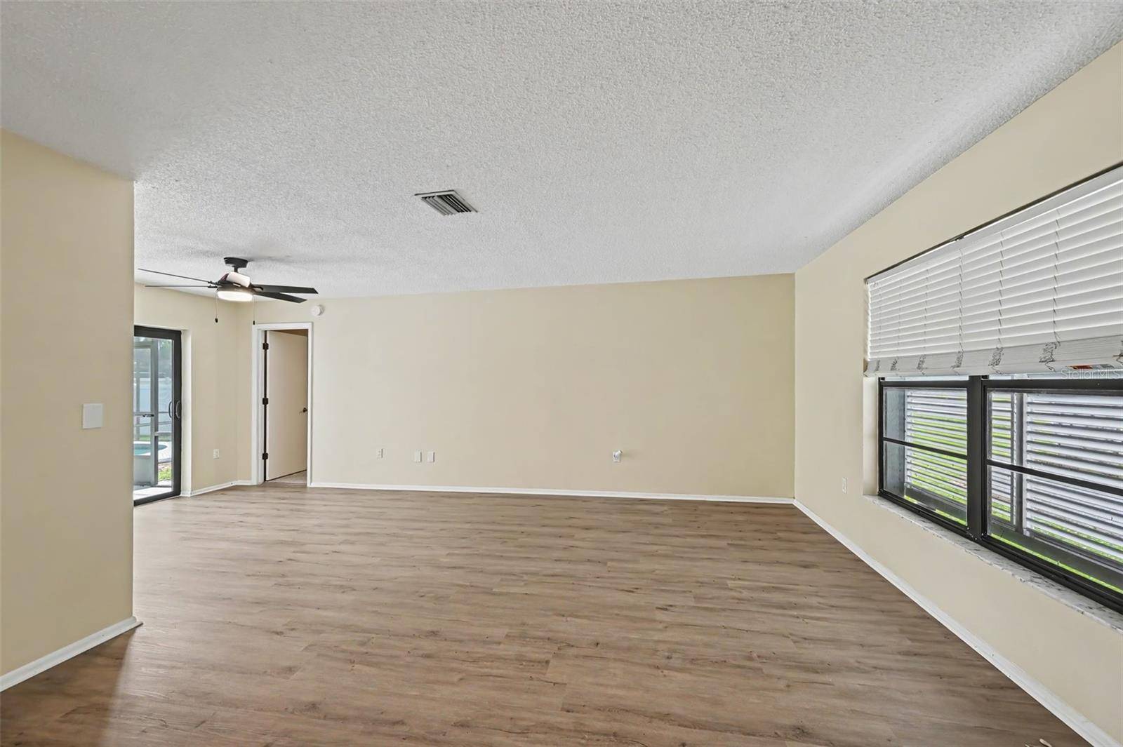 3809 KINGSTON BLVD, Sarasota, FL 34238