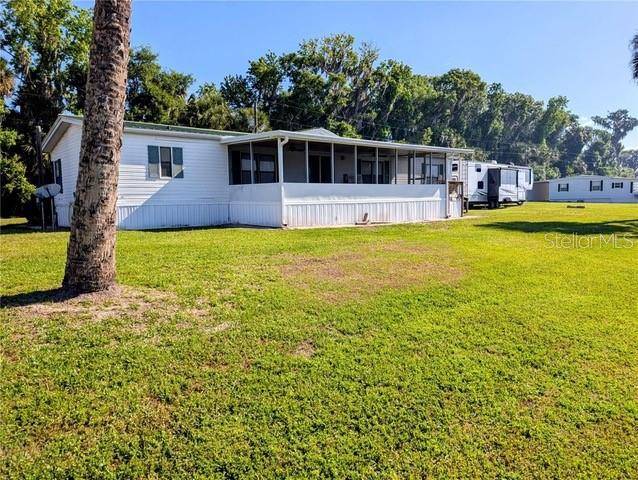 25836 MANHATTAN LN, Astor, FL 32102