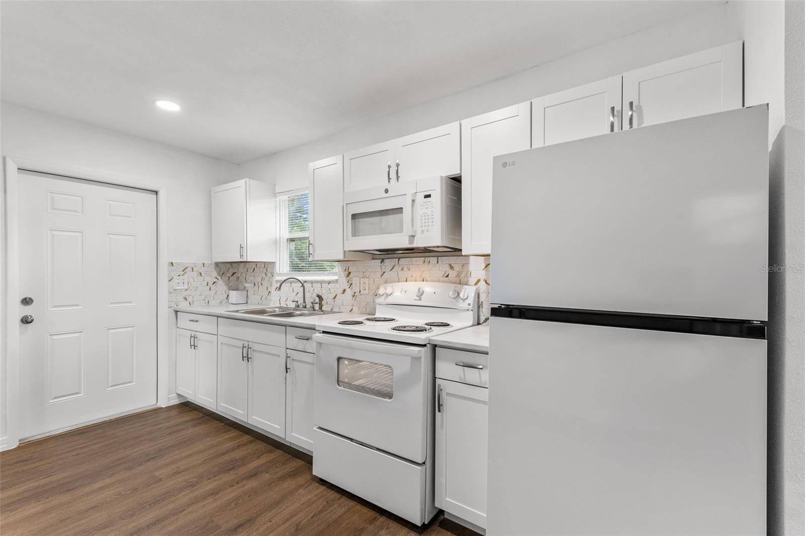 825 BOOKER AVE, Sebring, FL 33870