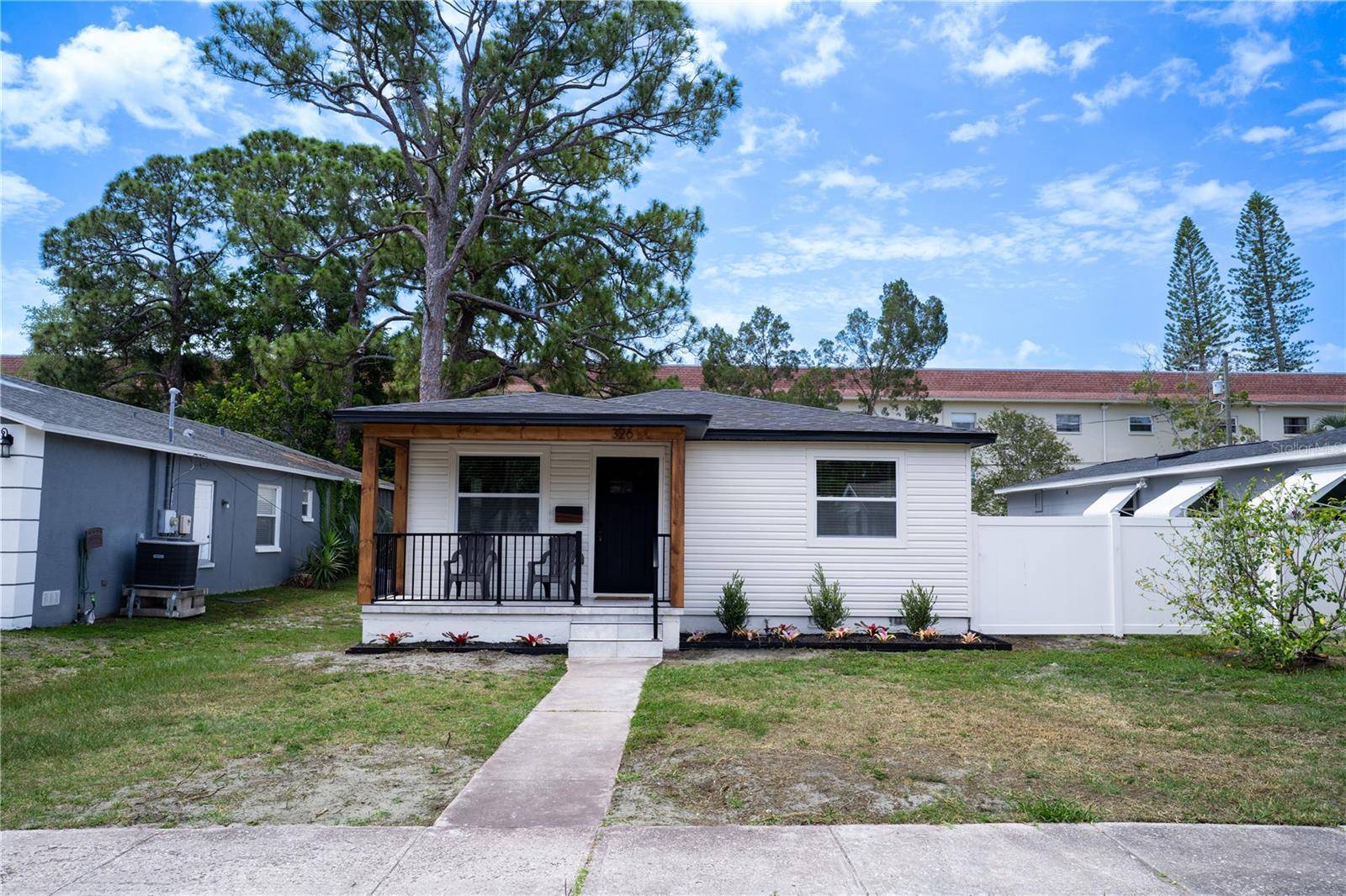 326 41ST AVE N, St Petersburg, FL 33703