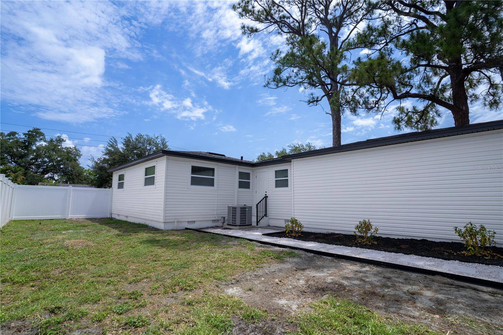 326 41ST AVE N, St Petersburg, FL 33703