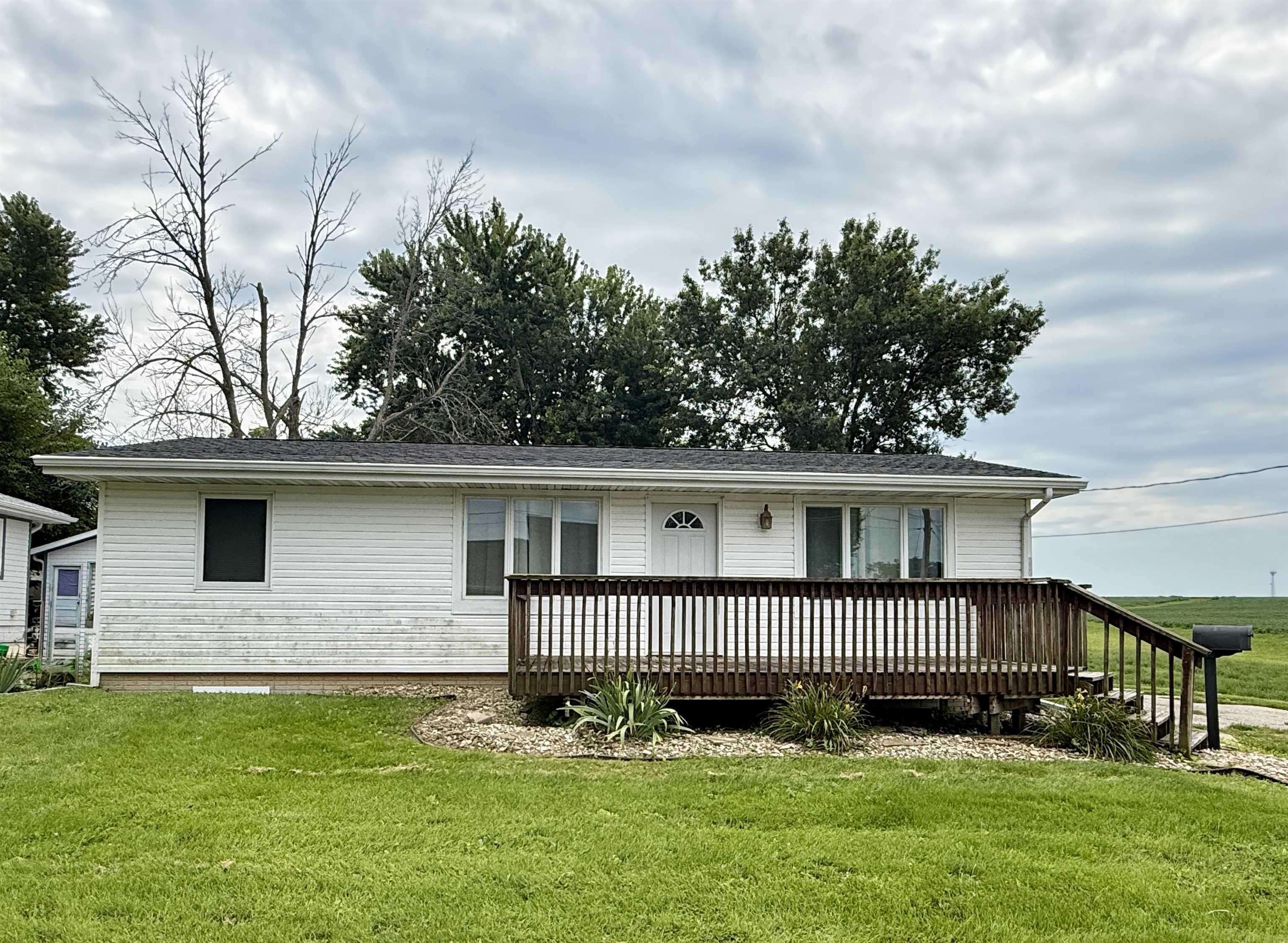 610 Maple ST, Reinbeck, IA 50669