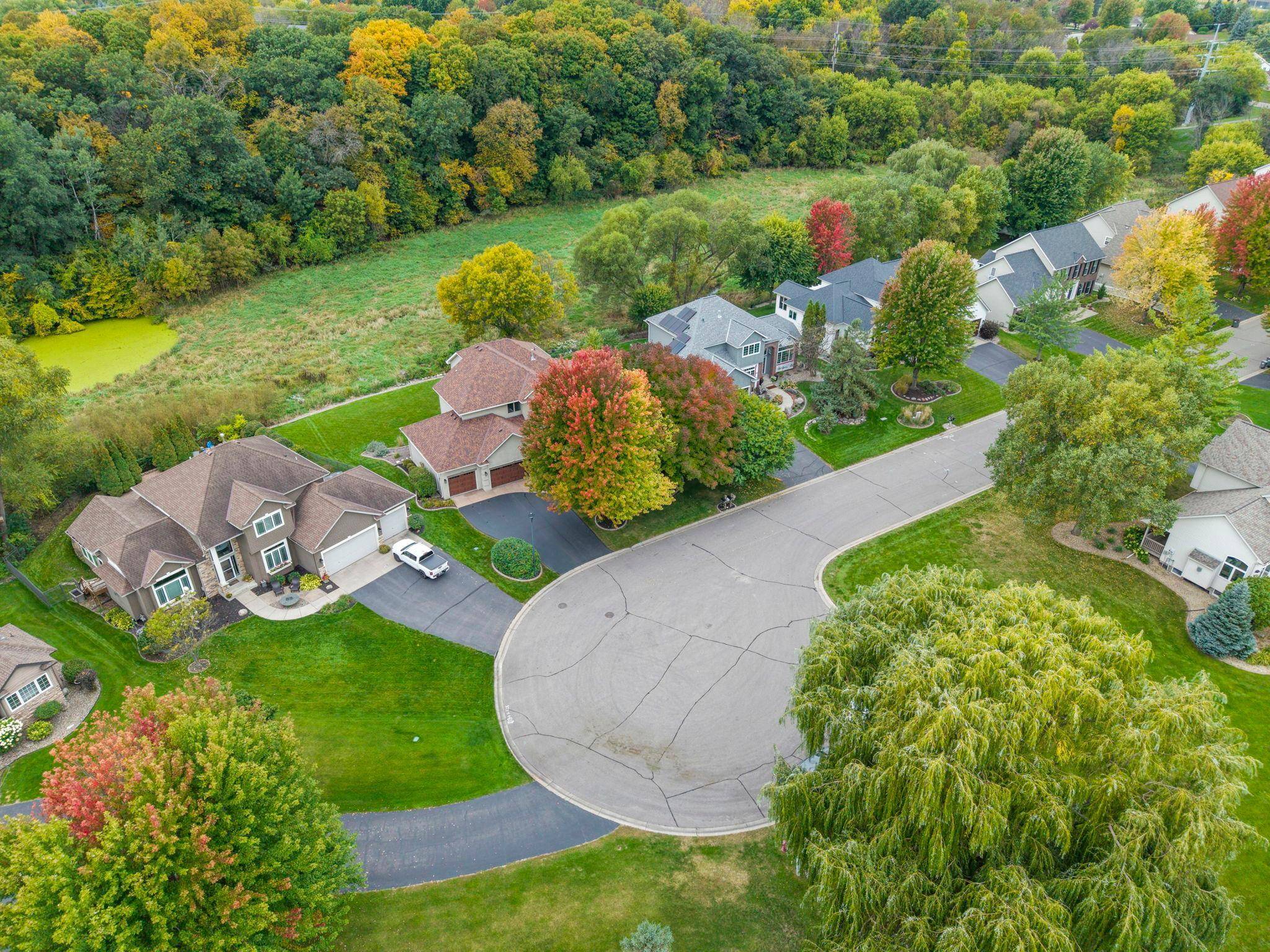 1435 Wildflower LN, Chaska, MN 55318