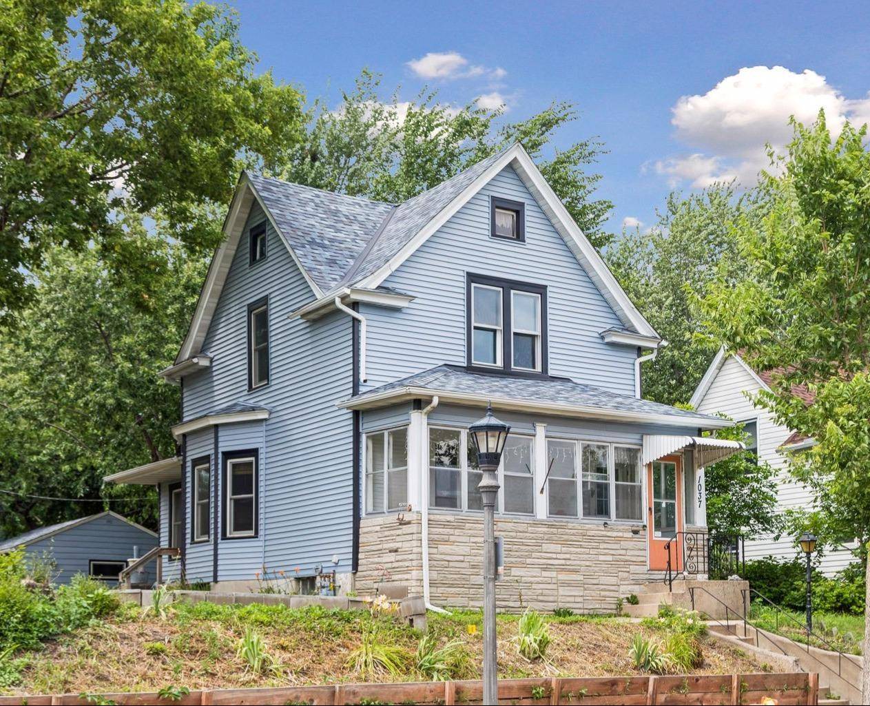 1037 Kent ST, Saint Paul, MN 55117