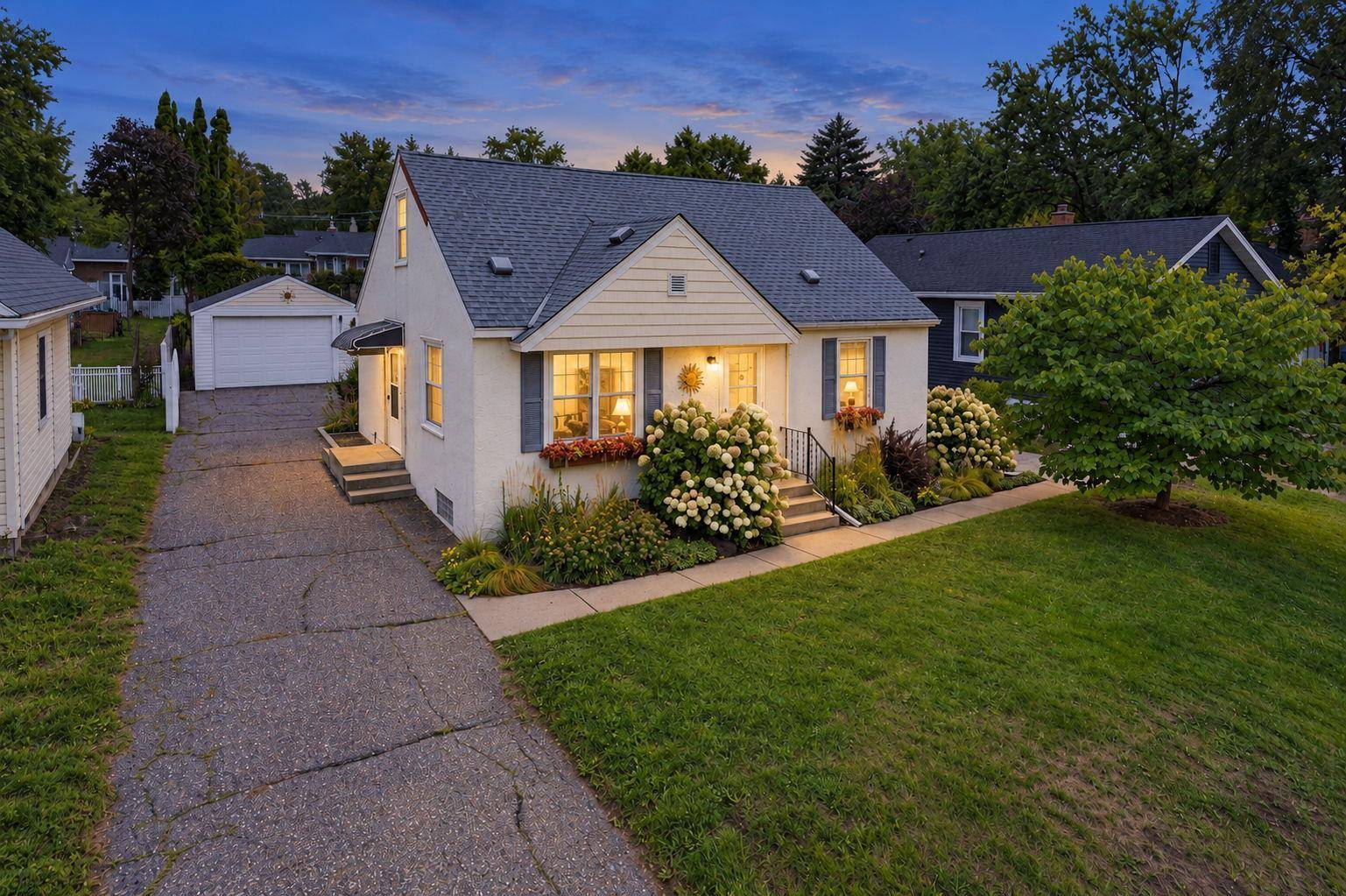 3239 Stinson BLVD, Saint Anthony, MN 55418