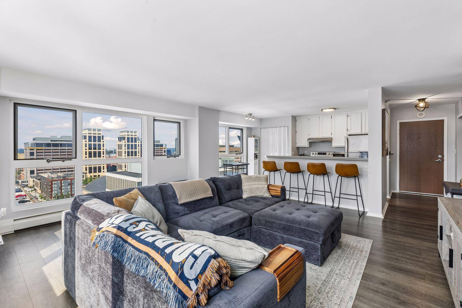 433 S 7th St #1701, Minneapolis, MN 55415