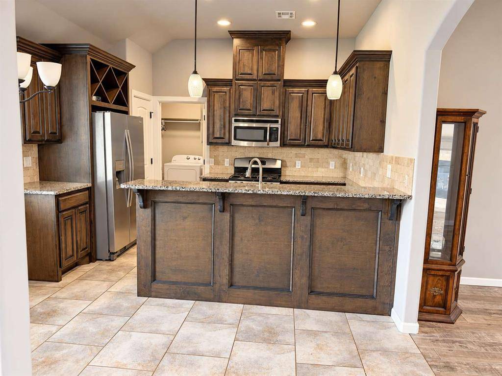 10721 SW 36th ST, Yukon, OK 73099