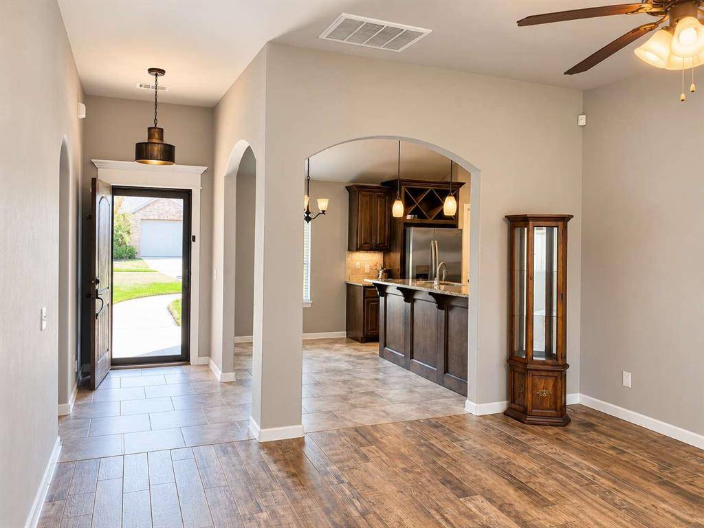 10721 SW 36th ST, Yukon, OK 73099