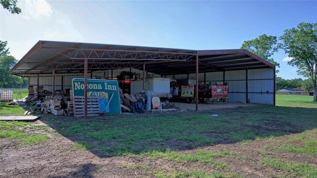 510 E Locust Street, Nocona, TX 76255