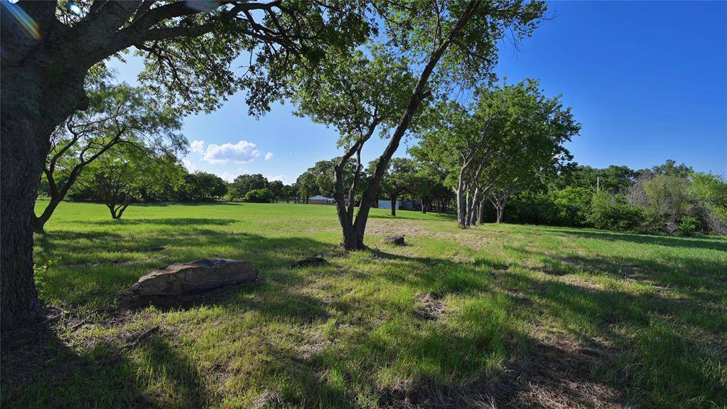 510 E Locust Street, Nocona, TX 76255