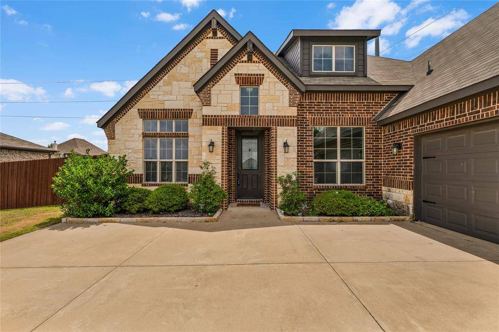 1441 Grassy Meadows Drive, Burleson, TX 76058