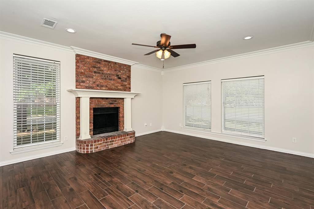 2057 Spinnaker Lane, Azle, TX 76020