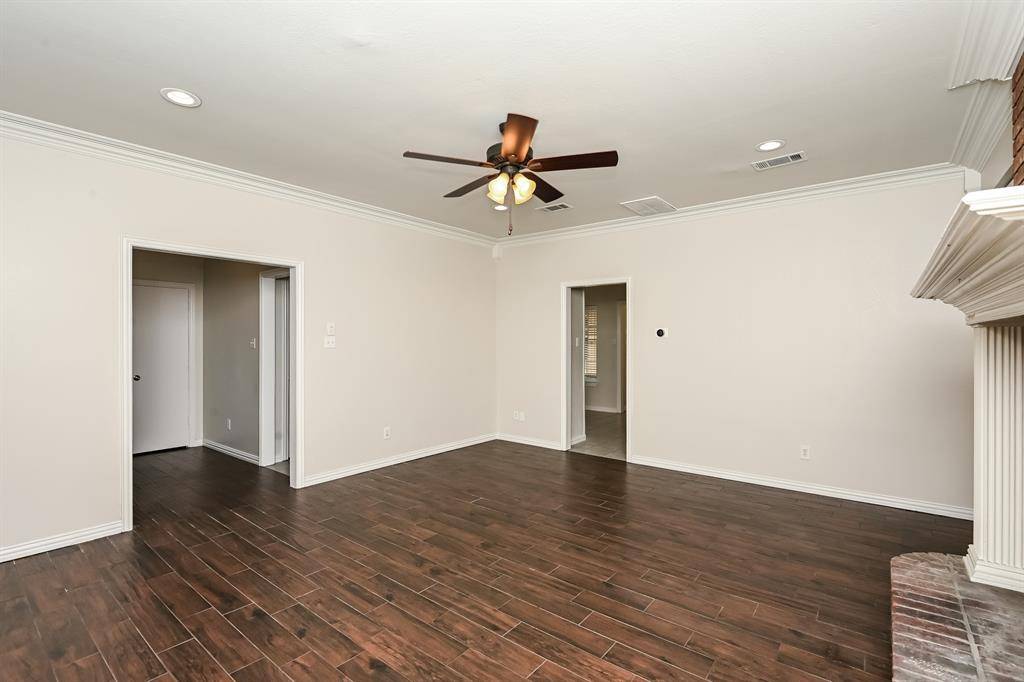 2057 Spinnaker Lane, Azle, TX 76020