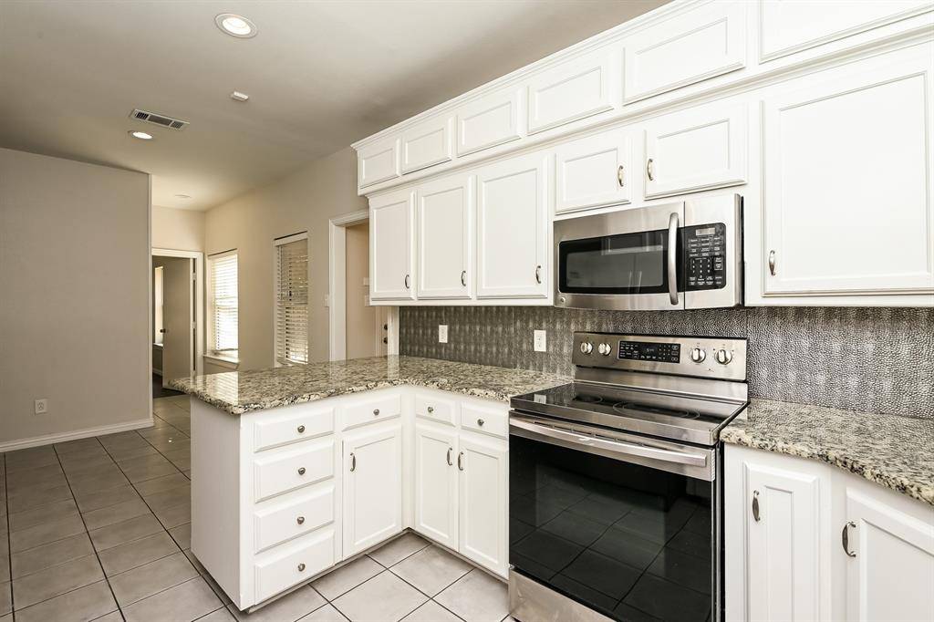 2057 Spinnaker Lane, Azle, TX 76020