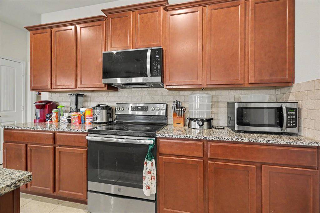 305 Pitt Circle, Fate, TX 75189