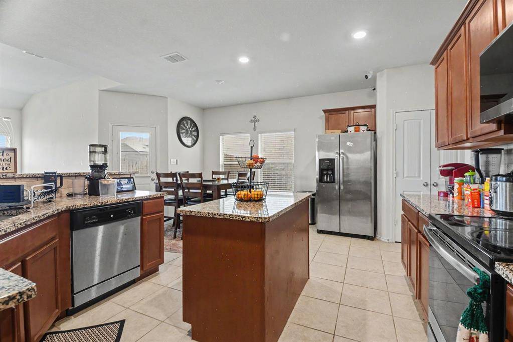 305 Pitt Circle, Fate, TX 75189