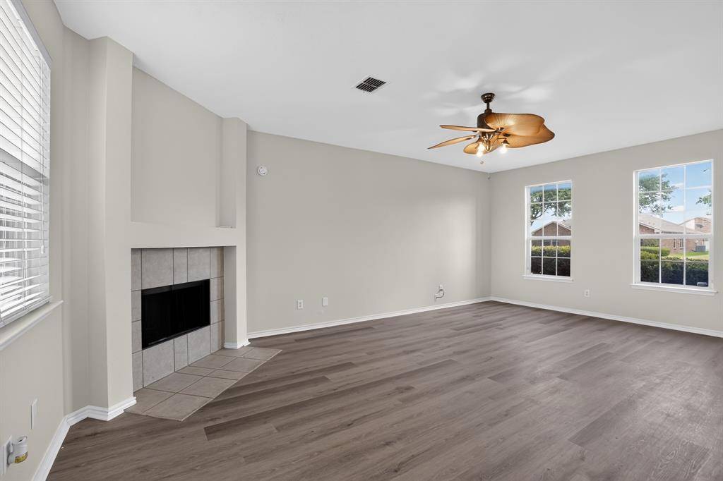 1213 Spring Water Drive, Lancaster, TX 75134
