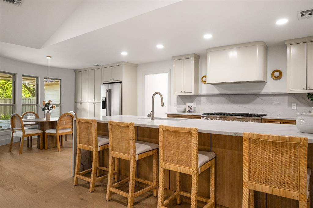 10656 Cox Lane, Dallas, TX 75229