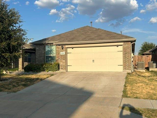 6924 Helm Lane, Fort Worth, TX 76179