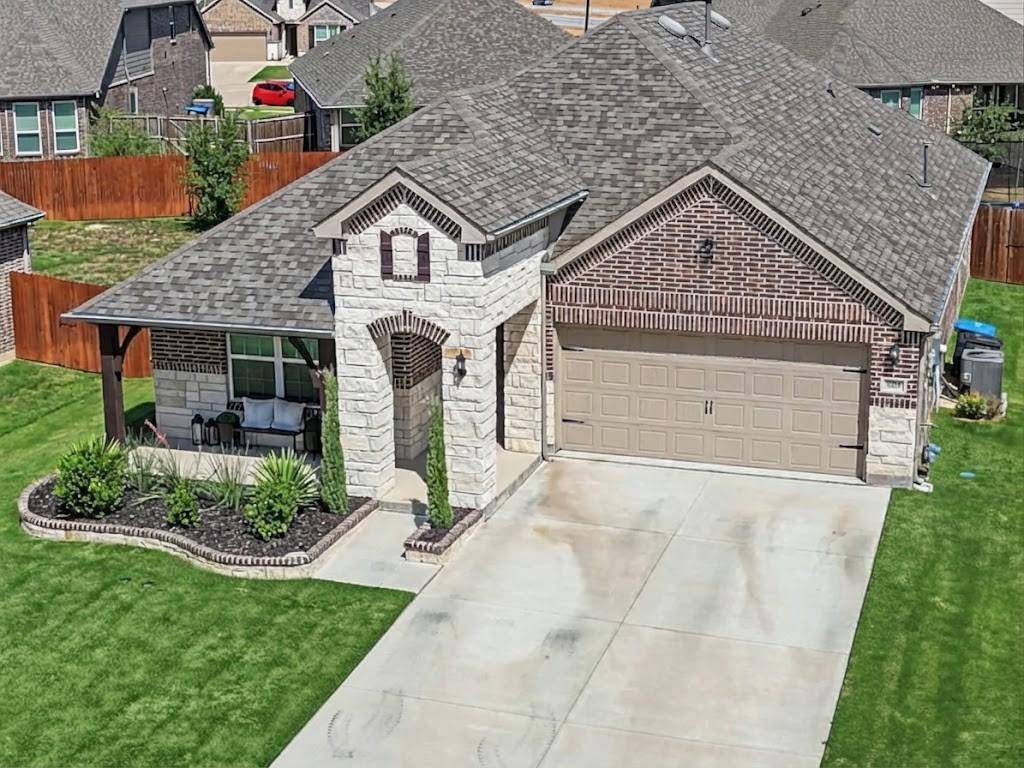 804 Sweeping Butte Drive, Fort Worth, TX 76052