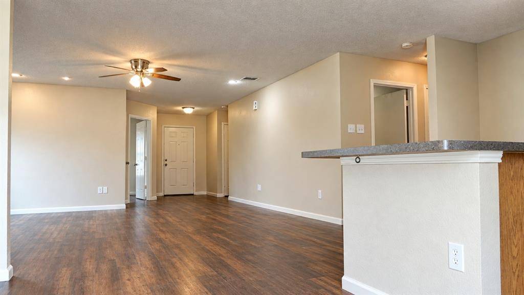 309 Spurlock Drive, Krum, TX 76249