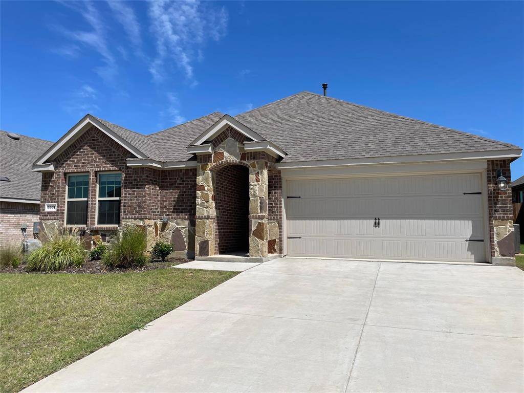 9901 Autumn Leaves Lane, Aubrey, TX 76227
