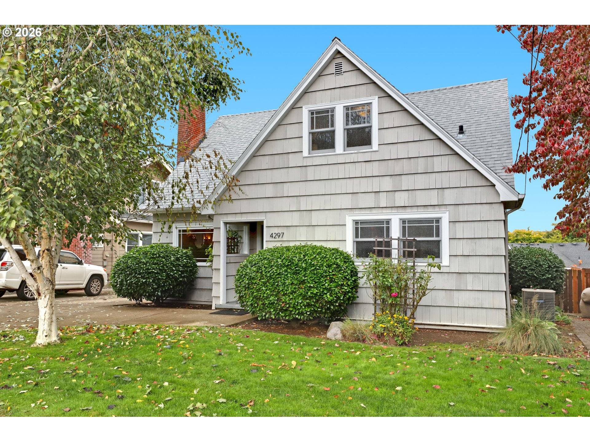 4297 NE LAURELHURST PL, Portland, OR 97213
