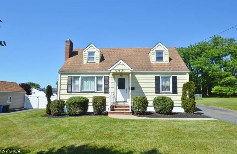 35 Troy Rd, East Hanover Twp., NJ 07936