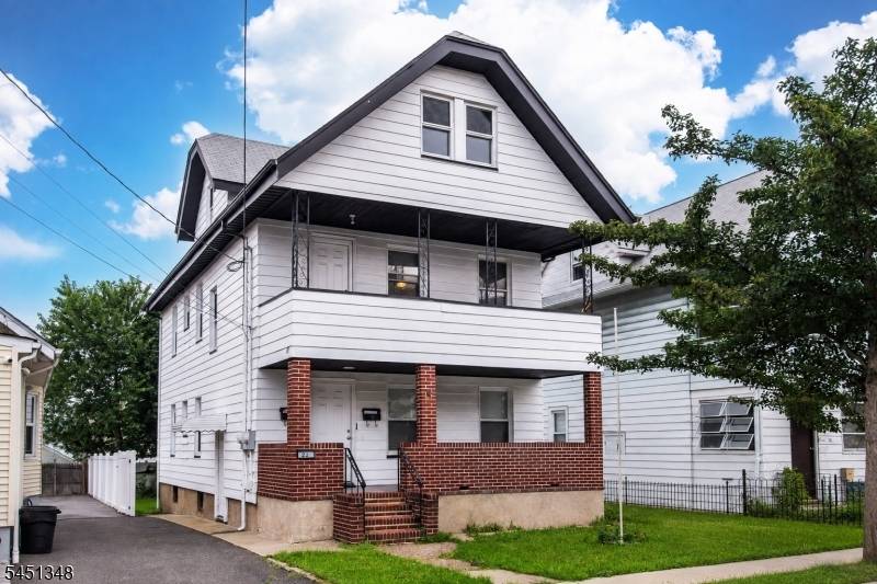 22 Comfort Pl, Clifton City, NJ 07011