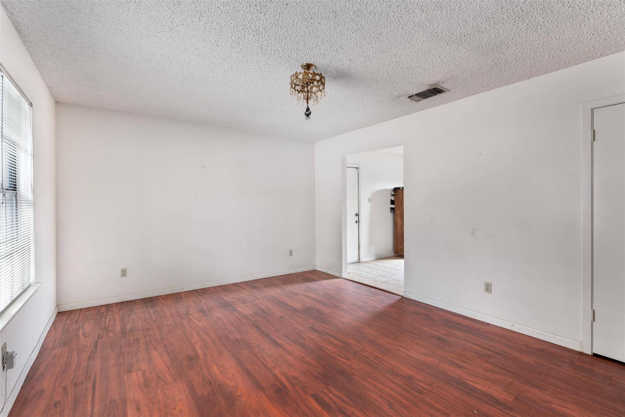 1113 Lawson LN, Austin, TX 78702