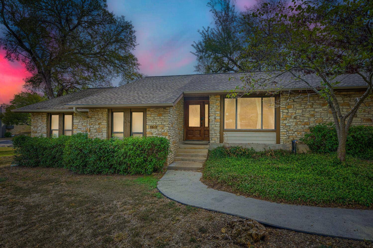 118 Phalarope DR, Buda, TX 78610