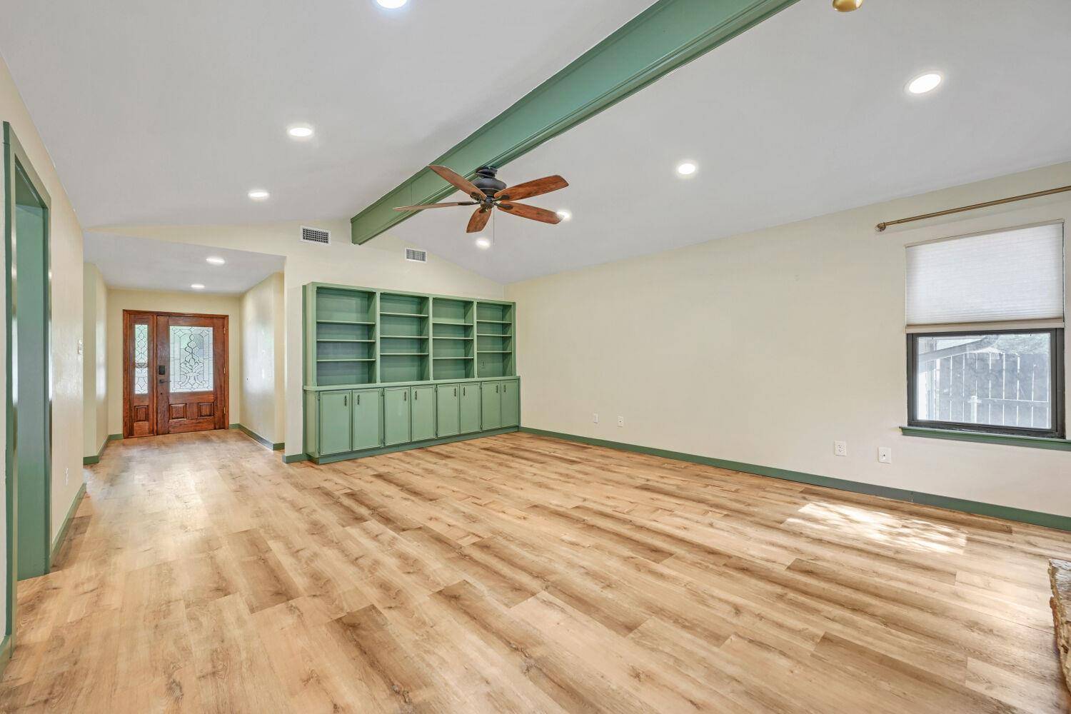 118 Phalarope DR, Buda, TX 78610