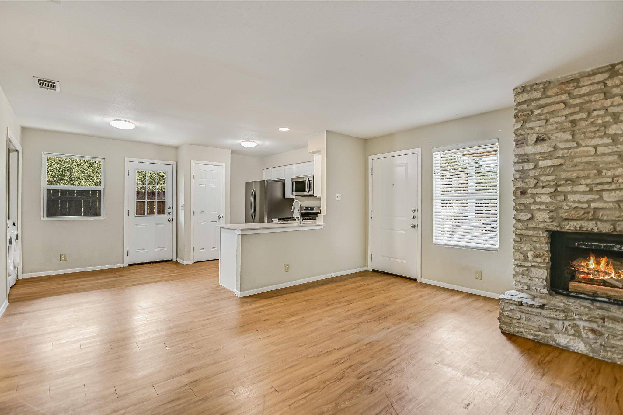 301 Algerita DR #B, Georgetown, TX 78628