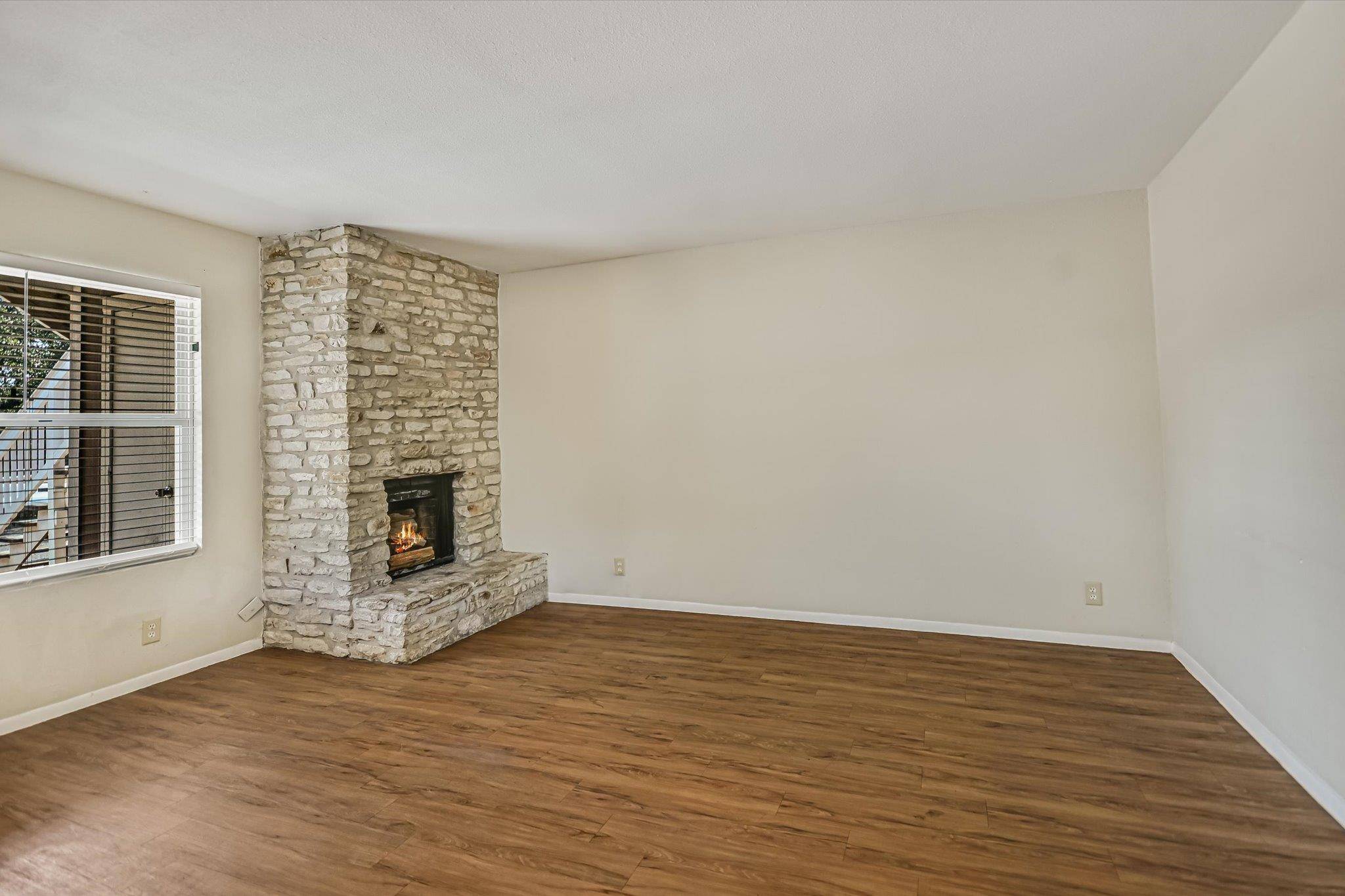 301 Algerita DR #B, Georgetown, TX 78628