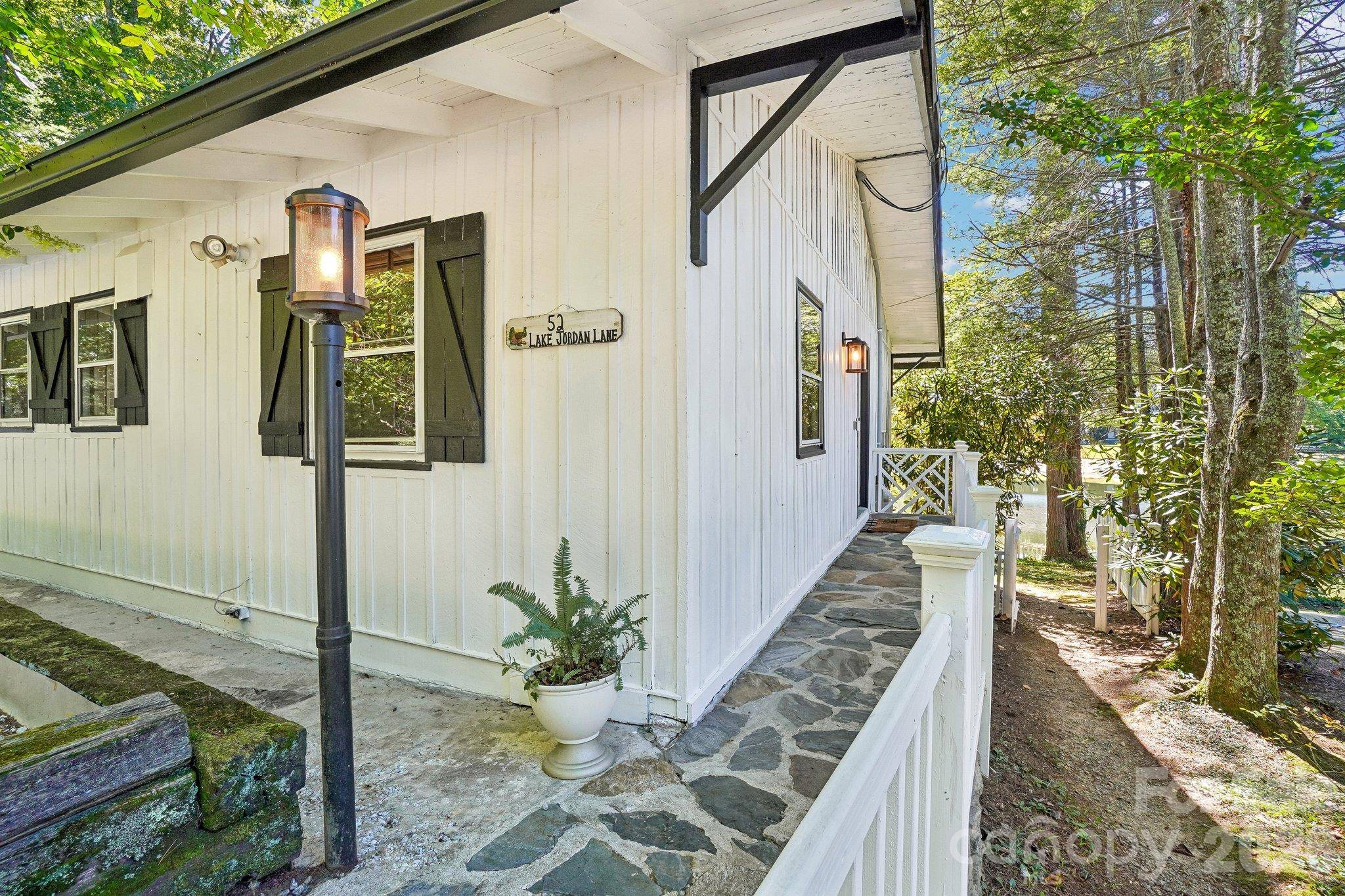 52 Lake Jordan DR, Flat Rock, NC 28731